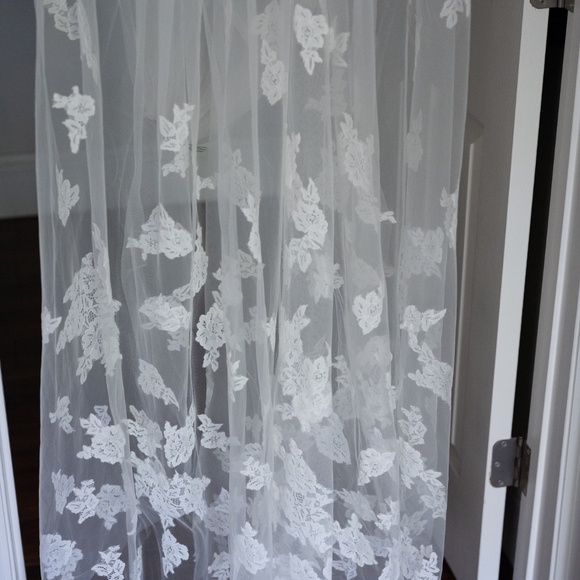 Anthropologie WATTERS CHARLOTTE CATHEDRAL VEIL - Picture 2 of 9